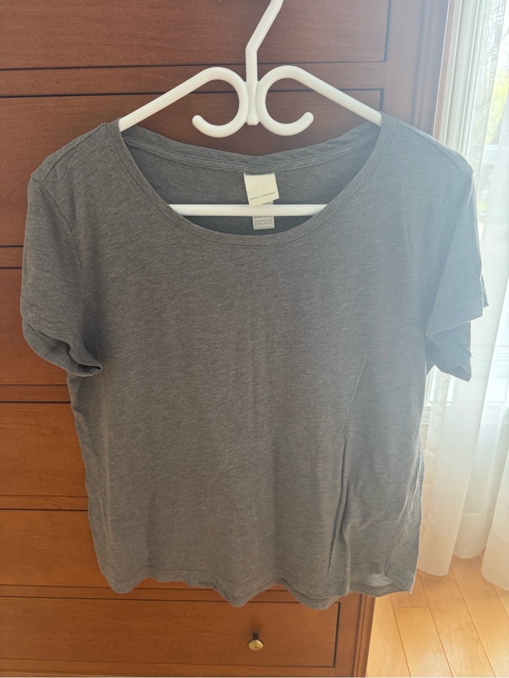 Women’s Grey Short Sleeve Tee Shirt (M)
